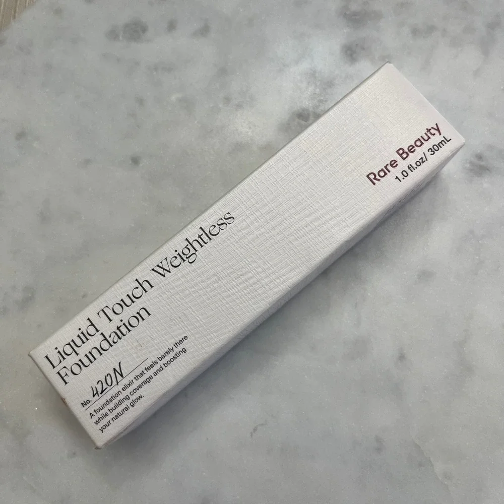 Rare Beauty Foundation Liquid Touch Weightless 420N‎ Medium Deep Face Makeup New